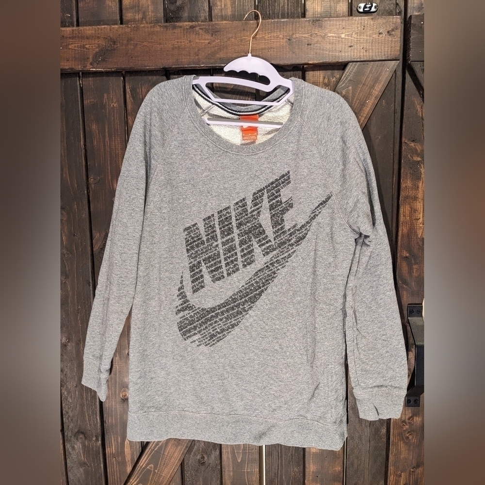 Nike sweatshirt, size M